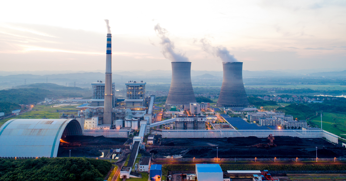 「発電分野の排出削減目標を段階的に強化　2050年カーボンニュートラルに向け「発電ベンチマーク案」を提示」のアイキャッチ画像
