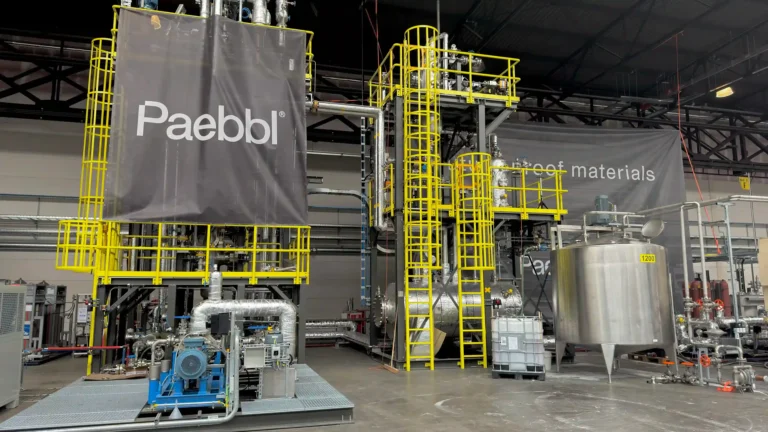 CO2で作るコンクリを量産体制へ　Paebblが世界初の連続式鉱物化プラントを始動