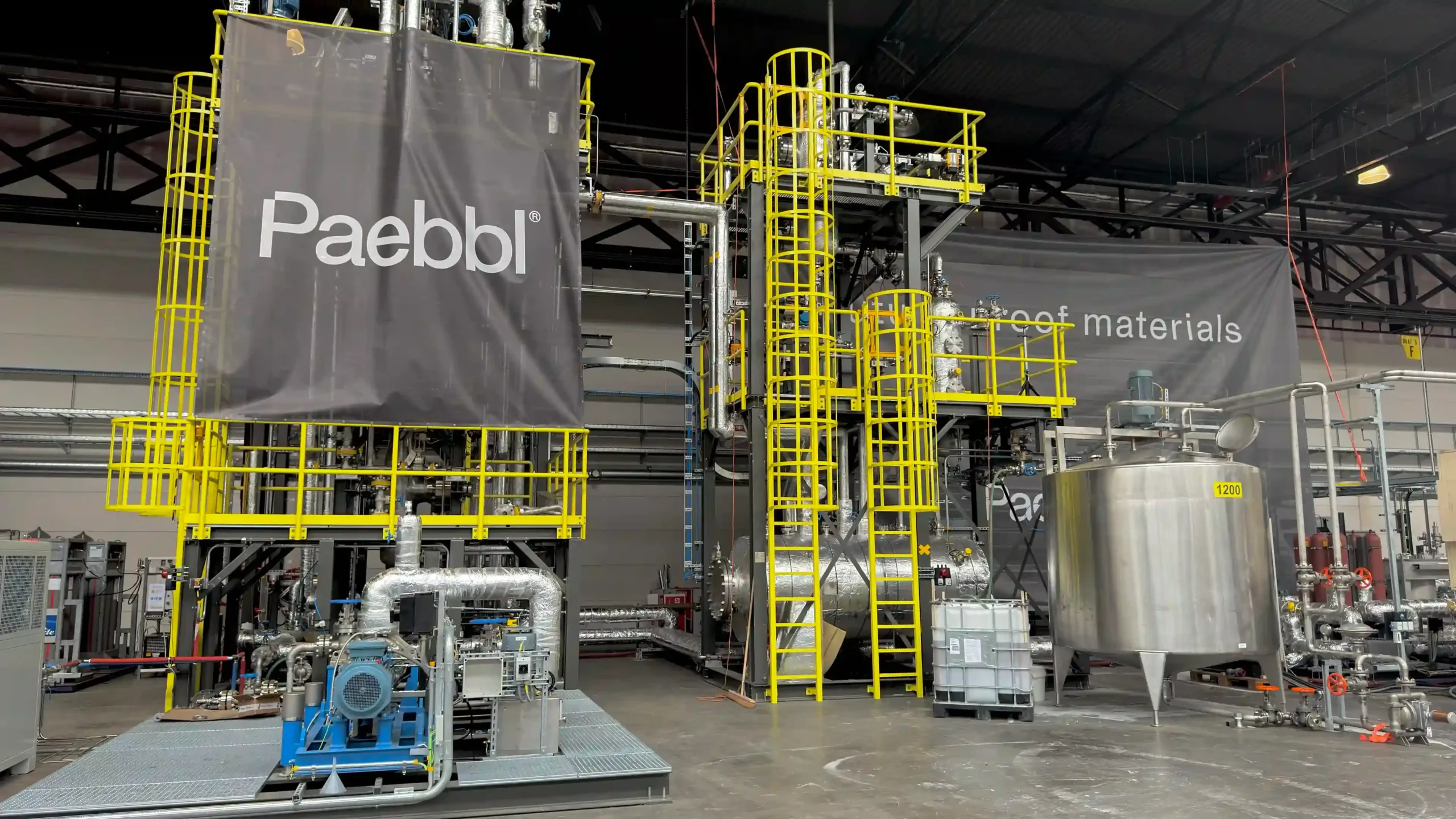 「CO2で作るコンクリを量産体制へ Paebblが世界初の連続式鉱物化プラントを始動」のアイキャッチ画像