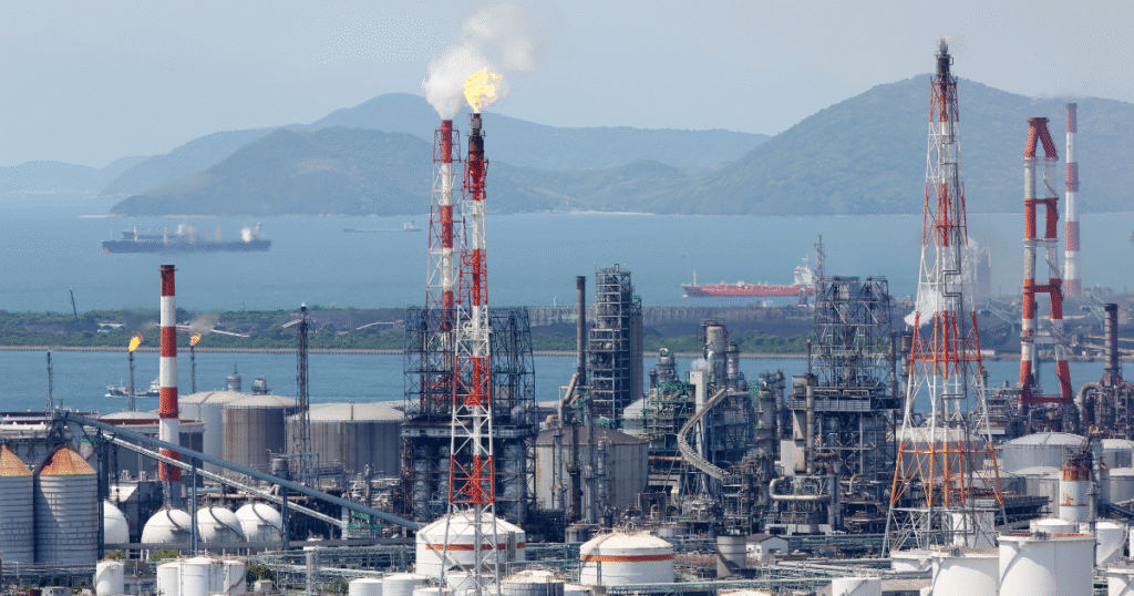 「海外貯留が鍵」日本のCCUS能力、2035年までに30倍へ急拡大、国境を越える輸送コストが課題に