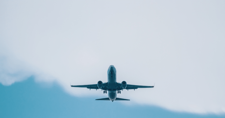 IATA、富裕層向け航空税の導入に反対表明　「CORSIAによる15兆円規模の気候資金が最善策」と主張