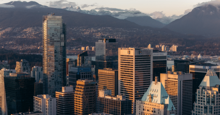 カナダ、石油・ガス産業のCO2排出量上限の撤廃へ　「産業向け炭素価格とCCS拡充で代替」