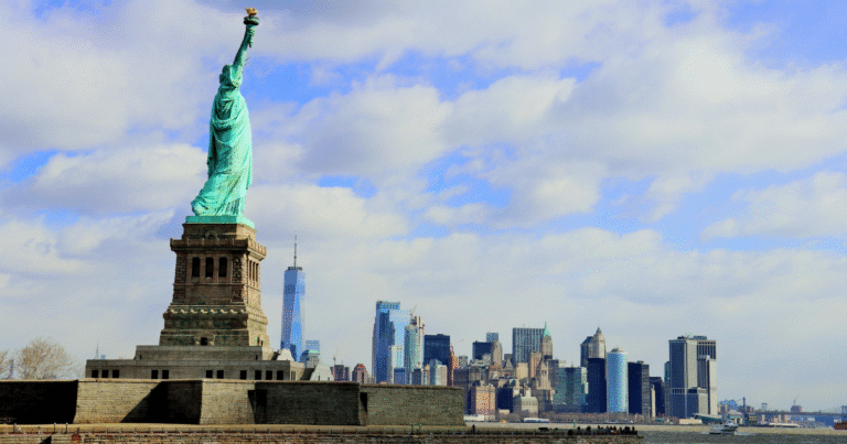 ニューヨーク州炭素排出枠取引制度の導入阻止へ動く　共和党上院議員が法的根拠の撤廃法案を提出