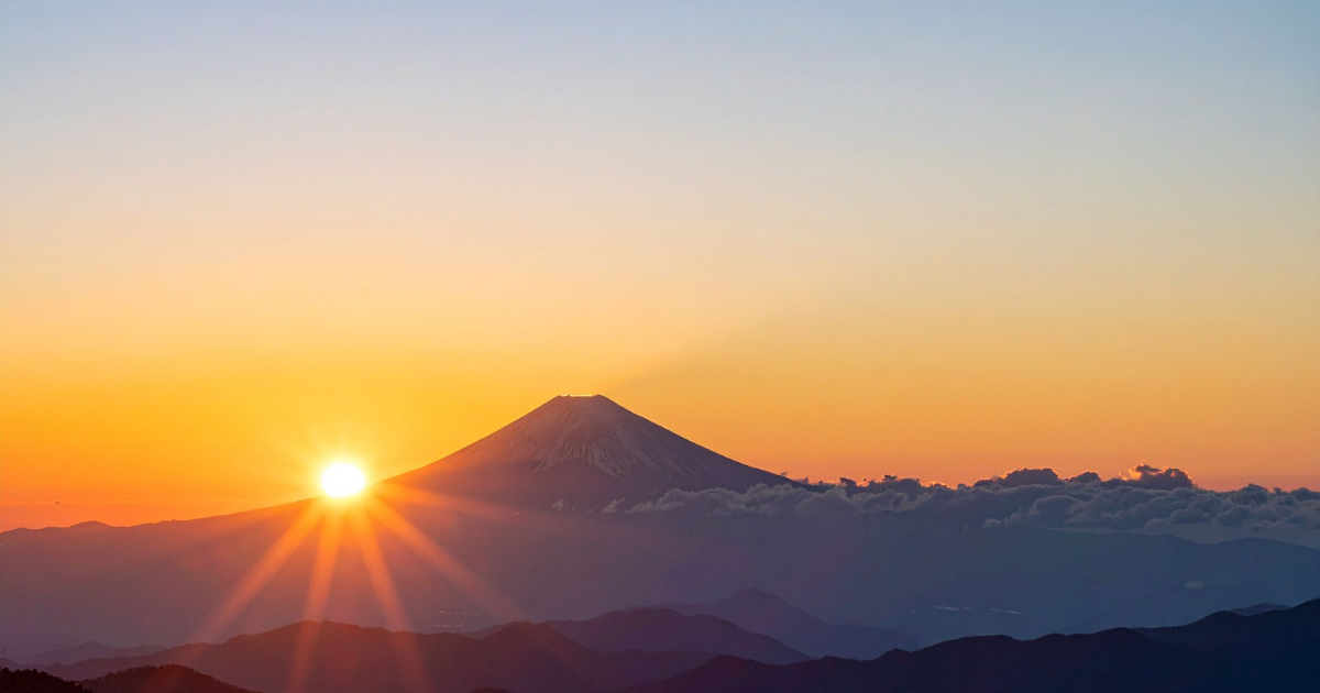 「衆院選で問われる脱炭素の値付け　各政党のカーボンプライシング政策を読み解く」のアイキャッチ画像