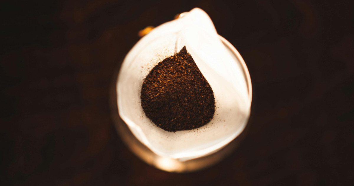 「福岡でバイオ炭によるCO2除去を加速　セブンイレブンなどコーヒーかすの再資源化実証を開始」のアイキャッチ画像